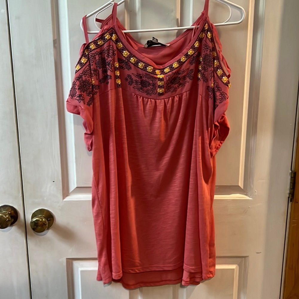 Flowy shirt with shoulder cut outs